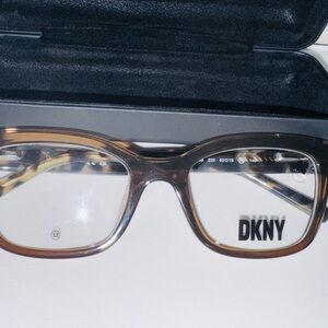 DKNY Women's Tortoise Shell Rectangular Sunglasses - Brown/Amber